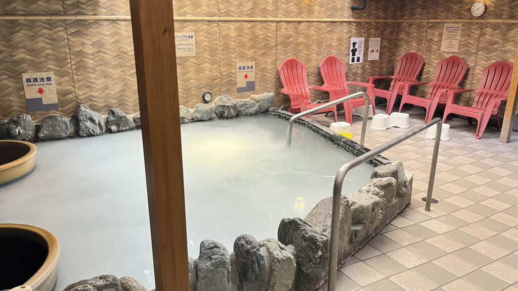 湯どんぶり栄湯露天風呂男湯
